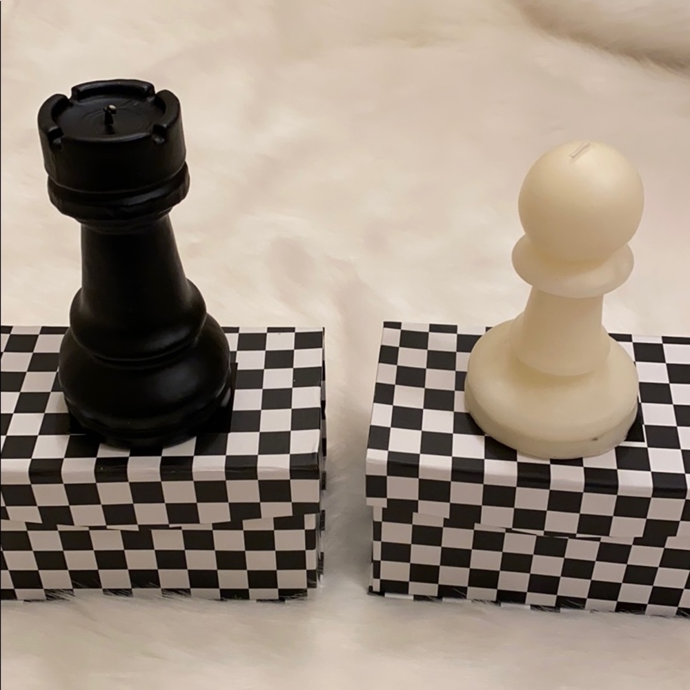Chess candle set